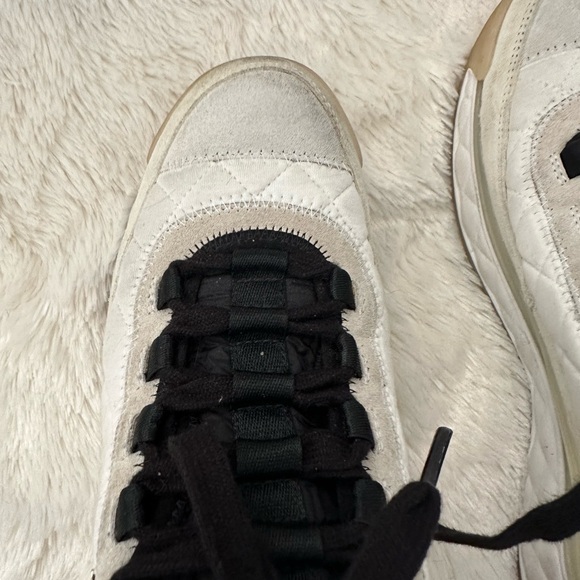 Chanel Sneakers 38.5 - Picture 2 of 9
